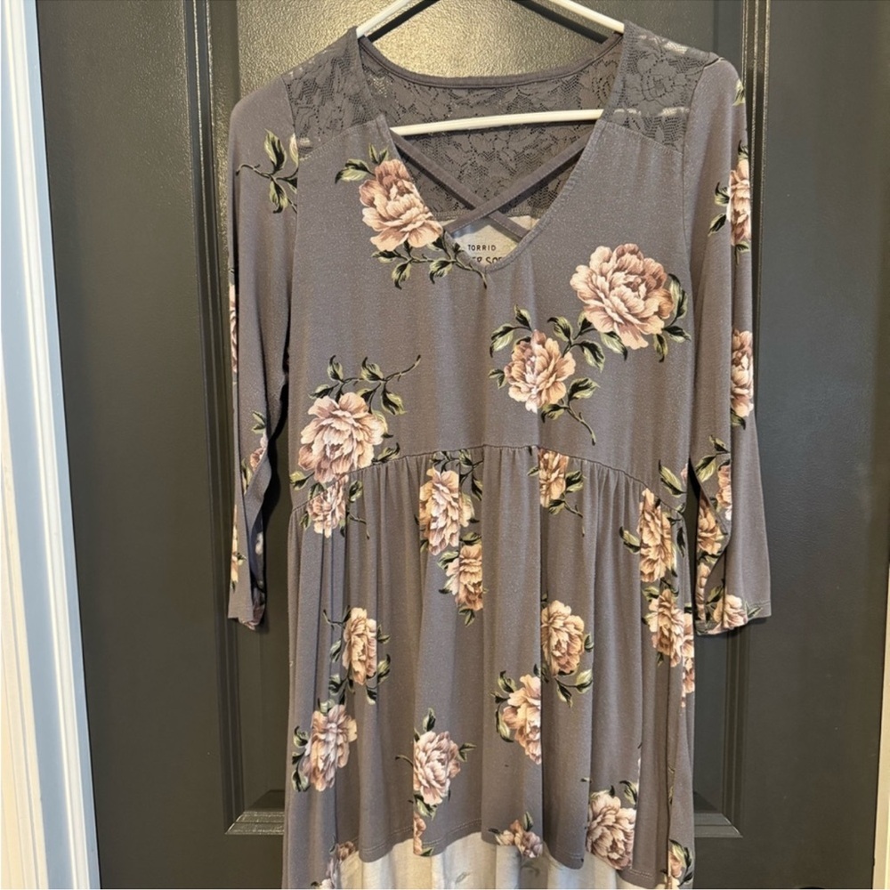 Torrid size 0x  Floral Top